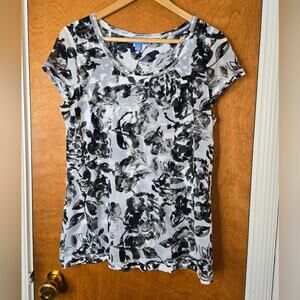 Simply Vera by Vera Wang Black  White and Grey Short Sleeve Floral Vneck Blouse